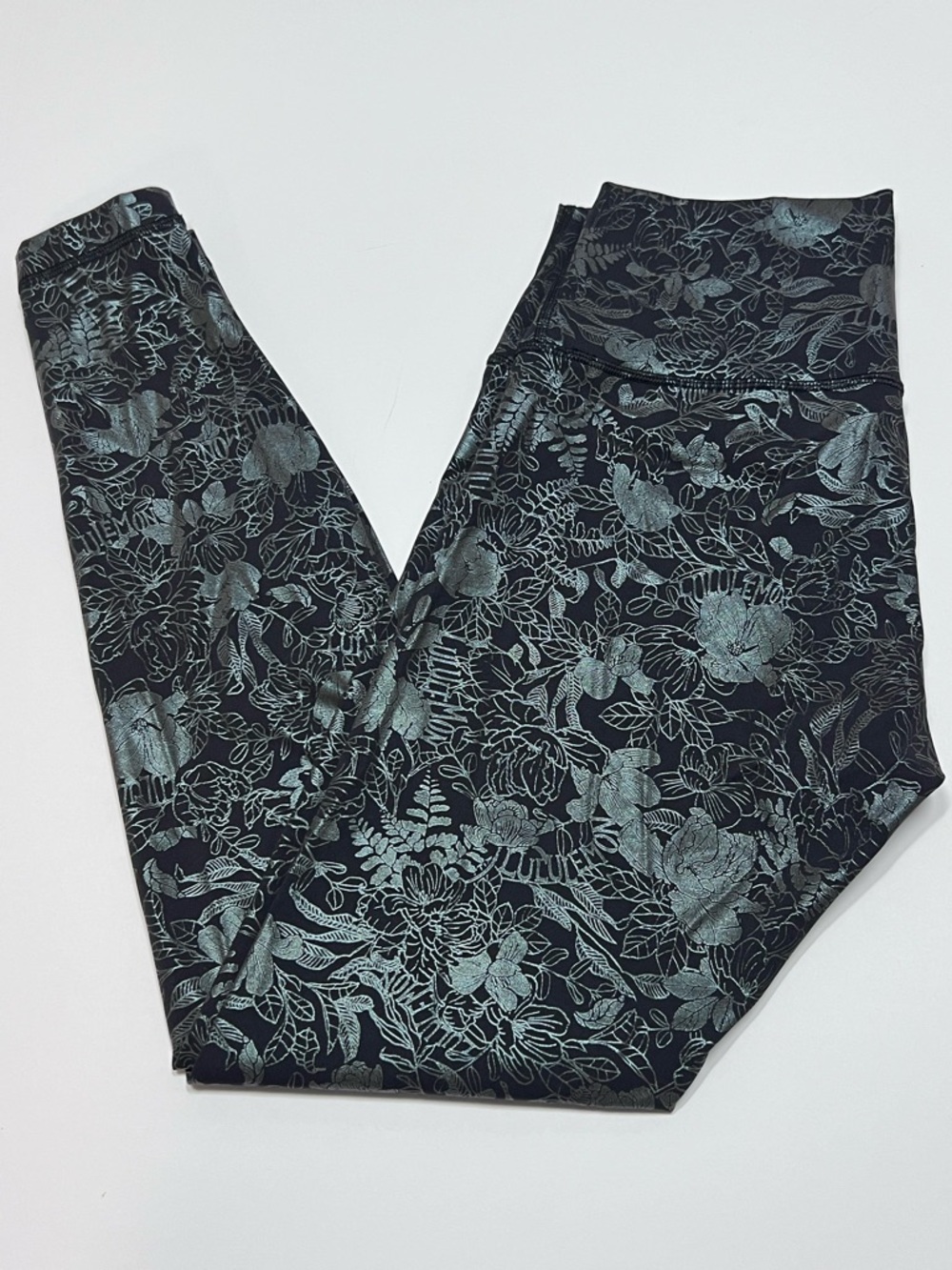 Lululemon Size 8 High Rise Logo Flourish Black Iridescent Foil